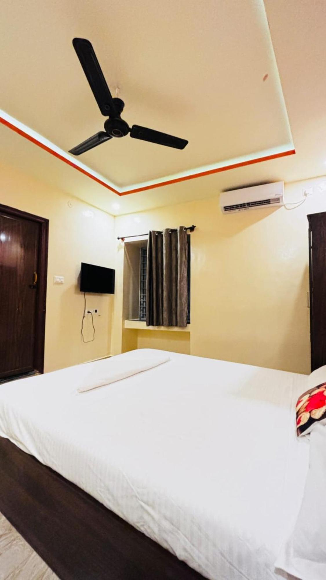 Hotel New Royal Ruby - Electronic City Phase 1 Kammasandra Exterior photo